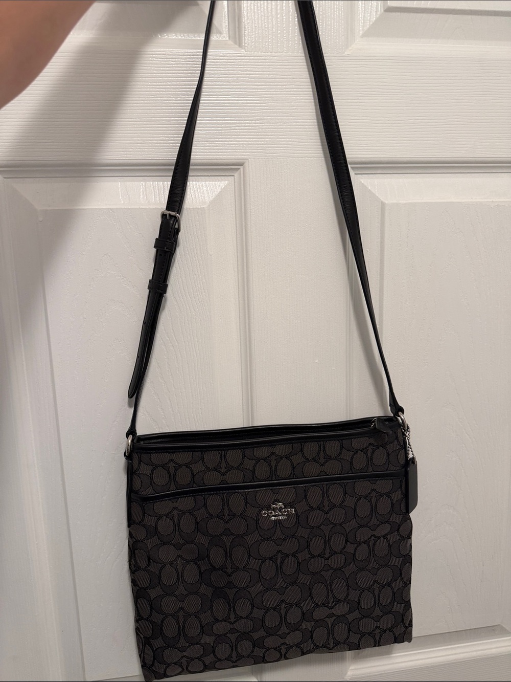 NWOT COACH Black/Brown Signature Messenger Crossbody with Collectors tag